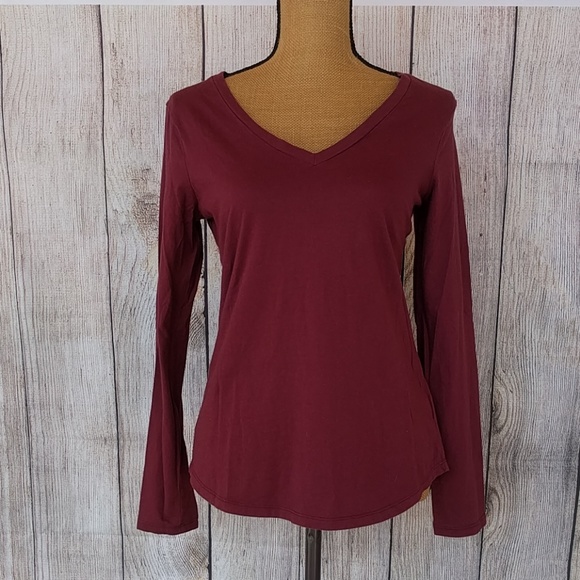 Old Navy Tops - Old Navy V-Neck Maroon Long Sleeve T-Shirt Sz S